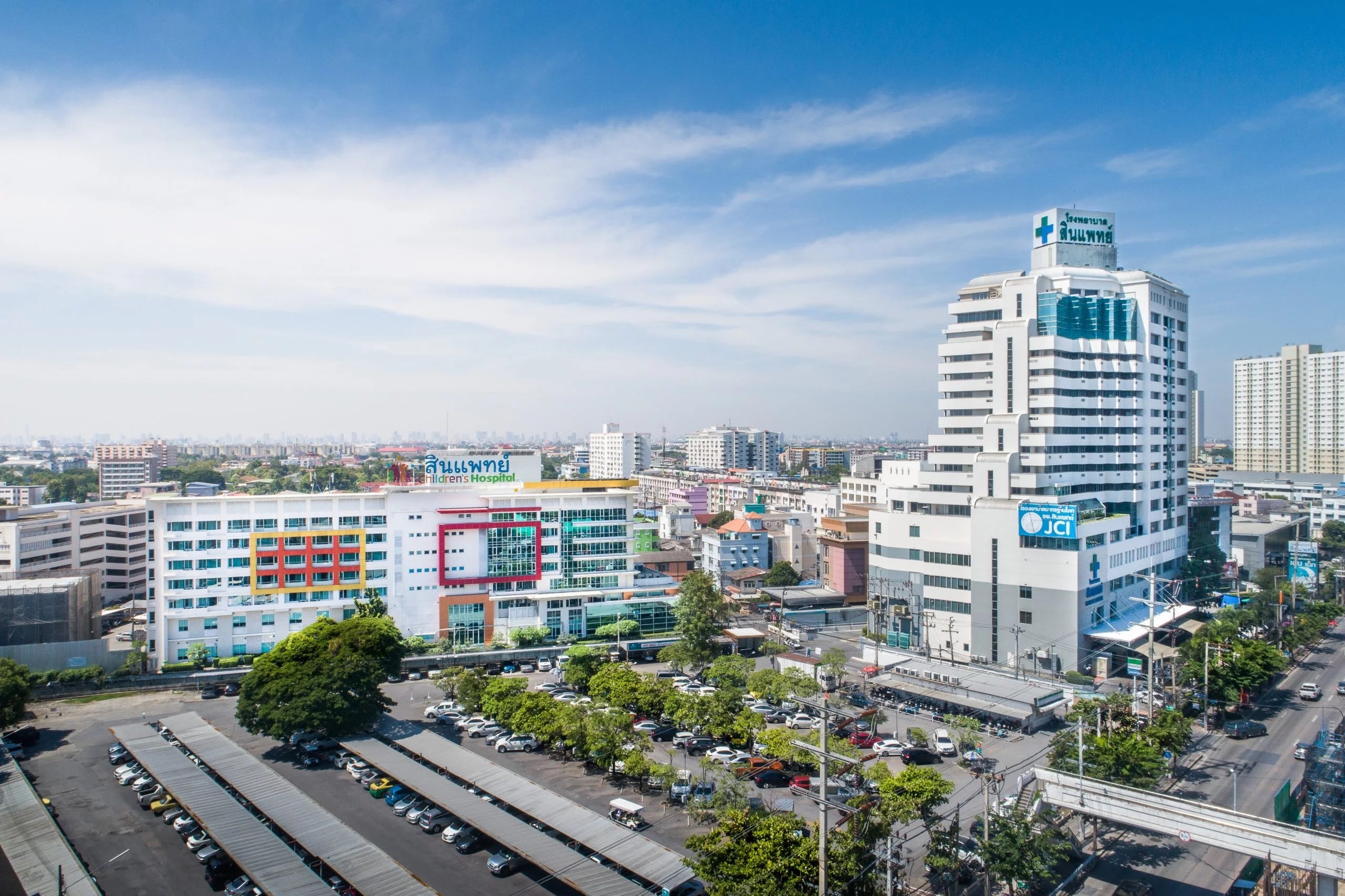 Synphaet Srinakarin Hospital